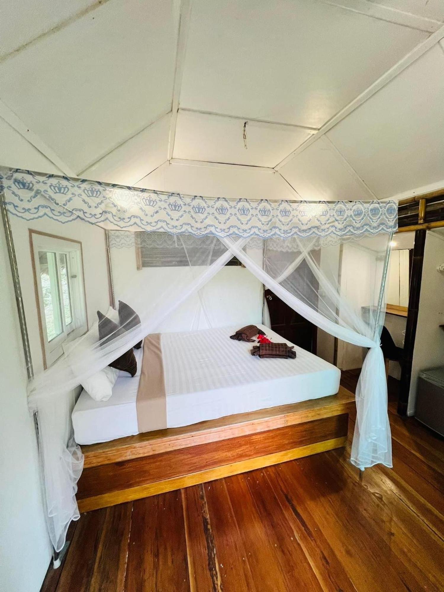 Koh Mook Mountain View Hotel Kültér fotó