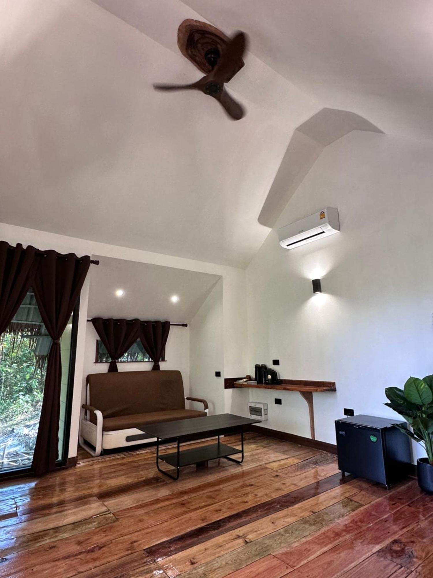 Koh Mook Mountain View Hotel Kültér fotó